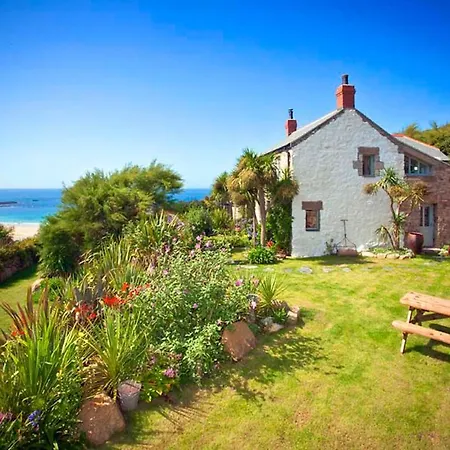 Tresillian, Stunning Spacious By Sea-views Large Gardens