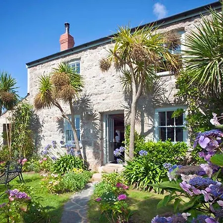 Tresillian, Stunning Spacious By Sea-views Large Gardens